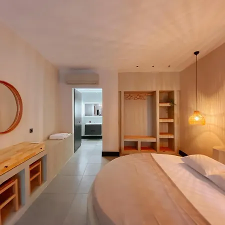 Clotho Suites - Golden Life Resort 아파트호텔