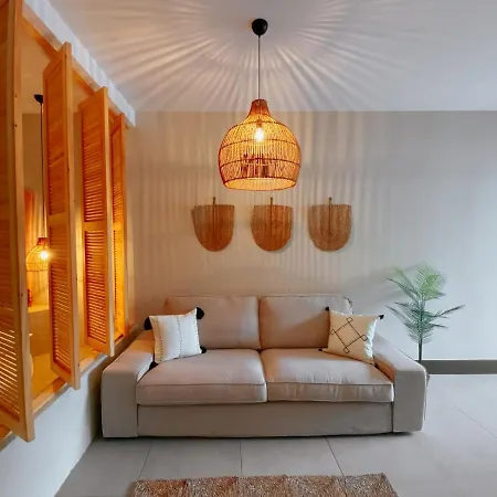 Clotho Suites - Golden Life Resort アパートホテル