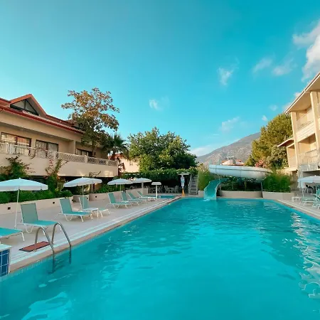 Clotho Suites - Golden Life Resort アパートホテル フェティエ
