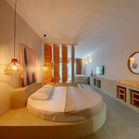Clotho Suites - Golden Life Resort アパートホテル フェティエ